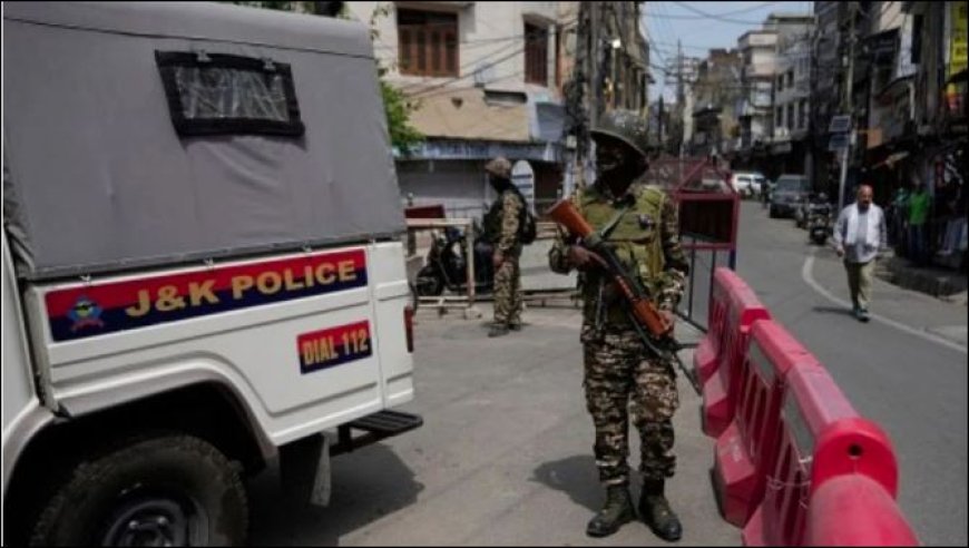कश्मीर में हाई सिक्योरिटी अलर्ट के बीच आतंकवादियों ने शख्स को घर में घुसकर मारी गोलियाँ, मौत