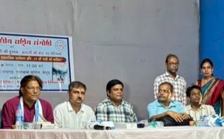 लालबाबा कॉलेज में 'आदमी की बात' पर परिचर्चा संपन्न, अव्यवस्थाओं की गूँज