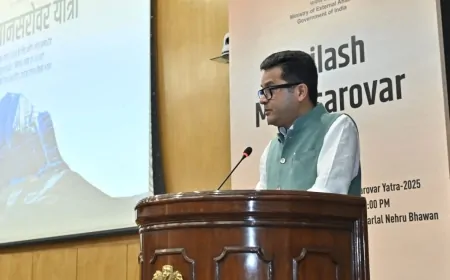 कैलाश मानसरोवर यात्रा 2025: पहले जत्थे को विदेश राज्य मंत्री ने दिखाई हरी झंडी, श्रद्धालुओं को दी शुभकामनाएँ