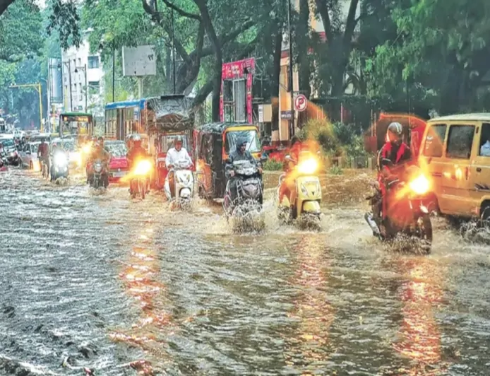 बारिश की मार 2025: जब बादल बने कहर