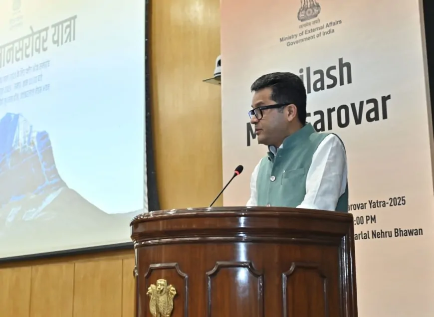 कैलाश मानसरोवर यात्रा 2025: पहले जत्थे को विदेश राज्य मंत्री ने दिखाई हरी झंडी, श्रद्धालुओं को दी शुभकामनाएँ