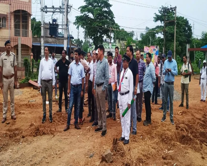 डीआरएम के.आर. चौधरी ने खड़गपुर-रूपसा-बंगरीपोसी रेलखंड का किया निरीक्षण, अमृत स्टेशन योजना कार्यों की समीक्षा