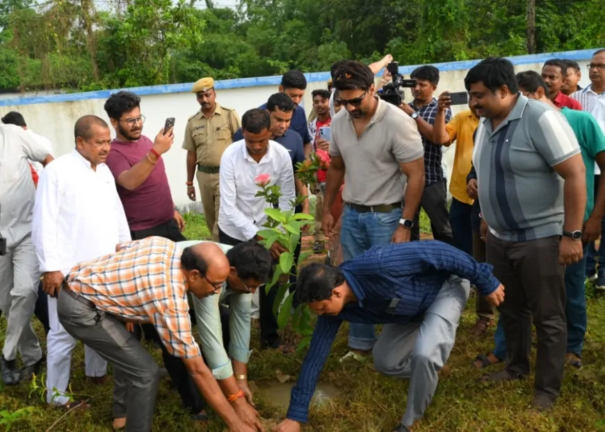 बीरसिंह में श्रद्धांजलि सभा: विद्यासागर पुण्यतिथि पर सांसद देव ने किया दिनमयी मूर्ति का अनावरण और 23 फीट ऊंची प्रतिमा पर माल्यार्पण