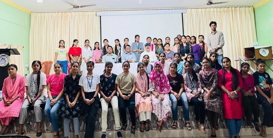 ''प्रेमचंद का साहित्य सत्य, न्याय और मनुष्यता का त्रिभुज” : आसनसोल गर्ल्स कॉलेज में विशेष व्याख्यान
