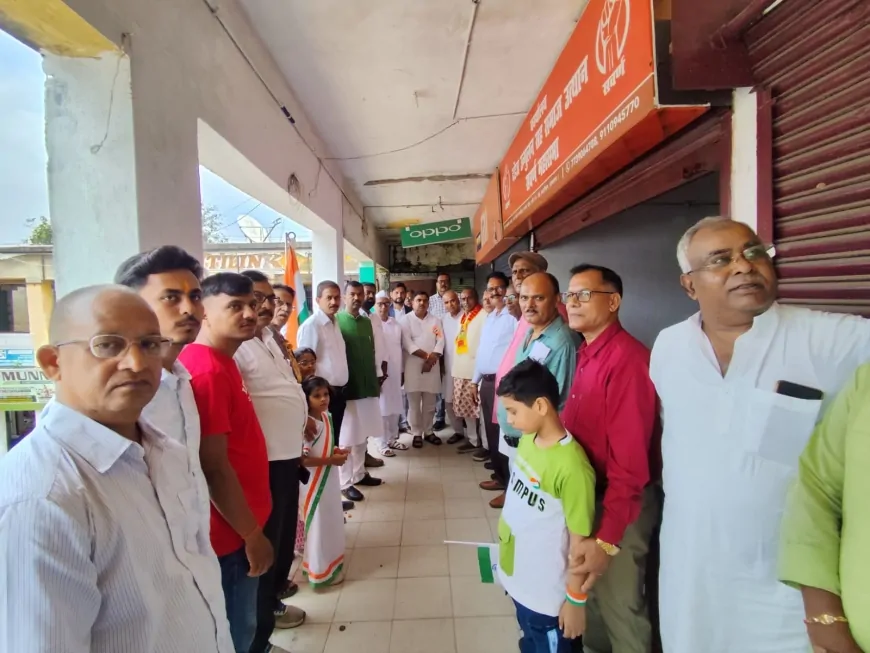 स्वतंत्रता दिवस पर दहेज उन्मूलन सह समाज उत्थान सवर्ण महासभा न्यास ने किया ध्वजारोहण, हजारीबाग में उमड़ा जनसमूह