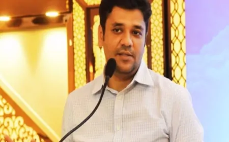 गाजीपुर में बड़ी कार्रवाई: 78 अफसरों का वेतन रोका, 23 जिला स्तरीय अधिकारी भी शामिल