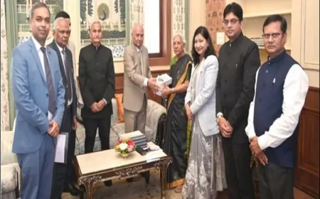 उत्तर प्रदेश लोकायुक्त ने राज्यपाल को वार्षिक प्रतिवेदन सौंपा, चार आईएएस अधिकारियों पर कार्रवाई की संस्तुति