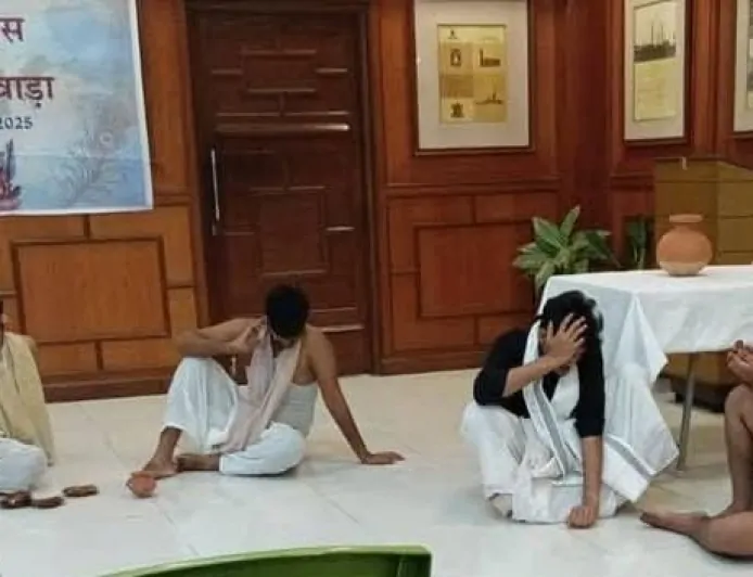 बामर लॉरी में हिंदी पखवाड़ा समापन समारोह : प्रेमचंद के ‘कफन’ का नाट्य मंचन रहा आकर्षण का केंद्र