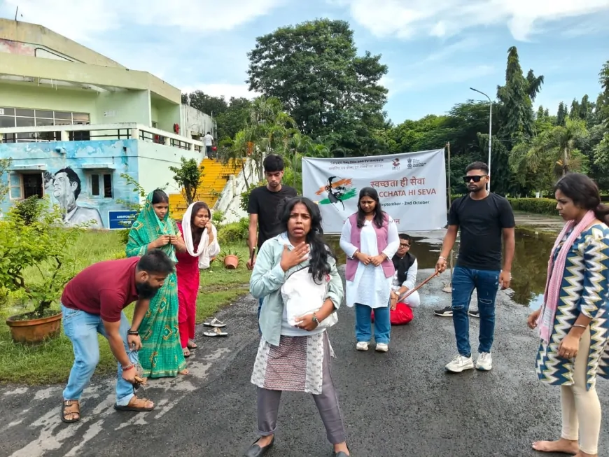 सत्यजित राय फिल्म एवं टेलीविजन इंस्टीट्यूट में नाट्य मंचन | जनता पागल हो गई नाटक
