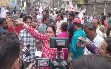 पिलखाना हत्याकांड पर SFI–DYFI का प्रदर्शन, गोलाबाड़ी थाने में सौंपा ज्ञापन