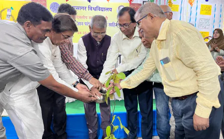 “बौद्धिक उपनिवेशन और अतीतांधता ज्ञान के दो बड़े शत्रु हैं” - डॉ. शंभुनाथ