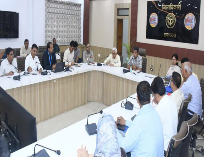 संचारी रोग नियंत्रण में लापरवाही बर्दाश्त नहीं: जिलाधिकारी की सख्त चेतावनी, सभी विभागों को राज्य औसत से बेहतर प्रदर्शन का निर्देश