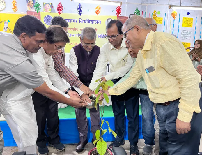 “बौद्धिक उपनिवेशन और अतीतांधता ज्ञान के दो बड़े शत्रु हैं” - डॉ. शंभुनाथ