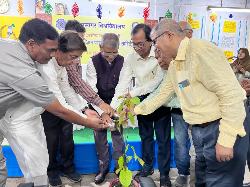 “बौद्धिक उपनिवेशन और अतीतांधता ज्ञान के दो बड़े शत्रु हैं” - डॉ. शंभुनाथ