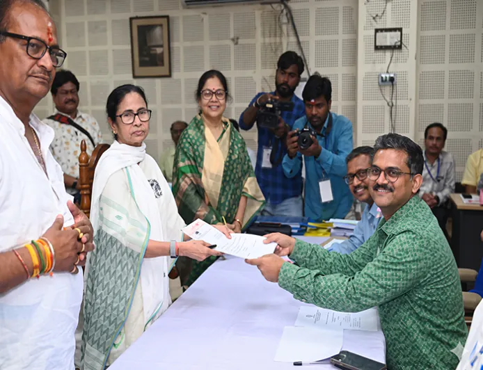 लोकतंत्र के आईने में भवानीपुर