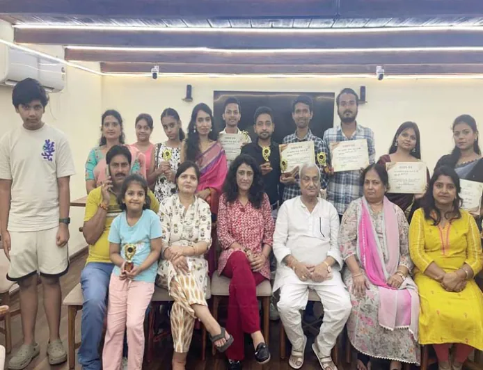 रचनाकार द्वारा युवा मतदाता जागरूकता कार्यक्रम संपन्न | कोलकाता छात्र भाषण प्रतियोगिता