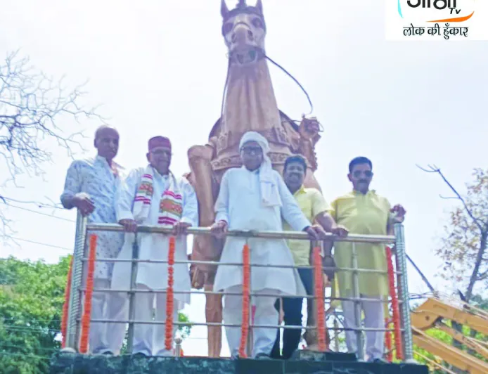 हजारीबाग में गूंजा वीर कुंवर सिंह का जयघोष, राष्ट्रीय अध्यक्ष सी. डी. सिंह ने अर्पित की पुष्पांजलि