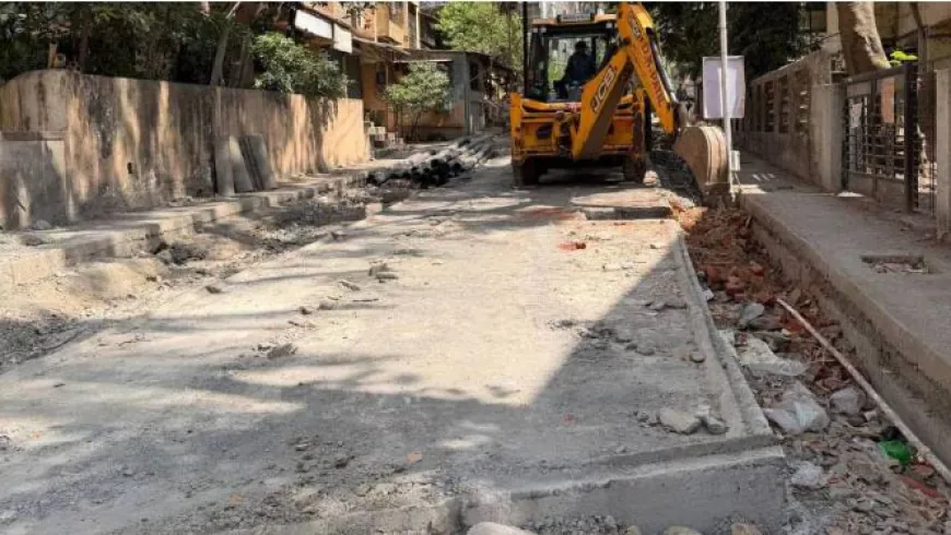 डोंबिवली में टूटी सड़क बनी जनआक्रोश का केंद्र