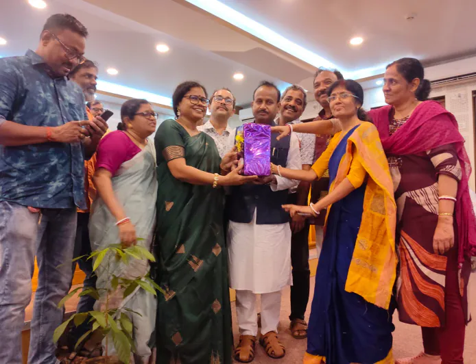 विद्यासागर विश्वविद्यालय में पूर्व छात्र एवं मंत्री राजेश महतो का अभिनंदन, बोले- "मेरे शिक्षकों ने मुझे गढ़ा"