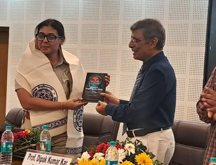 विद्यासागर विश्वविद्यालय में महिला सुरक्षा, भयमुक्त परिसर एवं रैगिंग विरोधी उपायों पर जागरूकता कार्यक्रम आयोजित