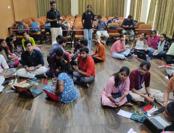 विद्यासागर विश्वविद्यालय में रोबोटिक्स और ड्रोन प्रौद्योगिकी पर कार्यशाला