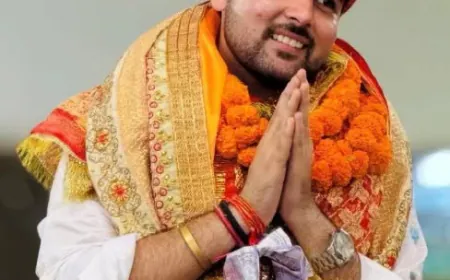 नंगे पाँव चला चुनाव, सबसे ज्यादा वोट लाया: बस कंडक्टर के बेटे दीपांशु शौकीन की DUSU जीत की कहानी